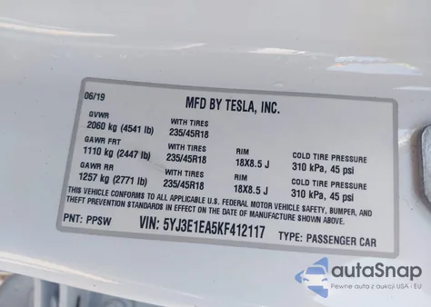 2019 Tesla Model 3 Long Range/Mid Range/Standard Range/Standard Range Plus z USA, uszkodzony, nr VIN 5YJ3E1EA5KF412117